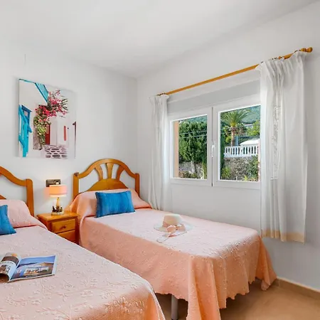 Mercedes - Plusholidays Villa Calp