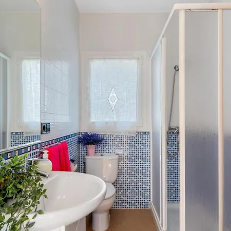 Mercedes - Plusholidays *