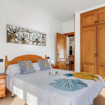 Mercedes - Plusholidays Villa *