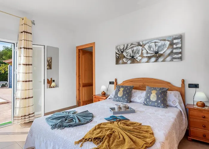 Mercedes - Plusholidays * カルプ